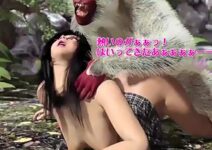macaco comendo mulher